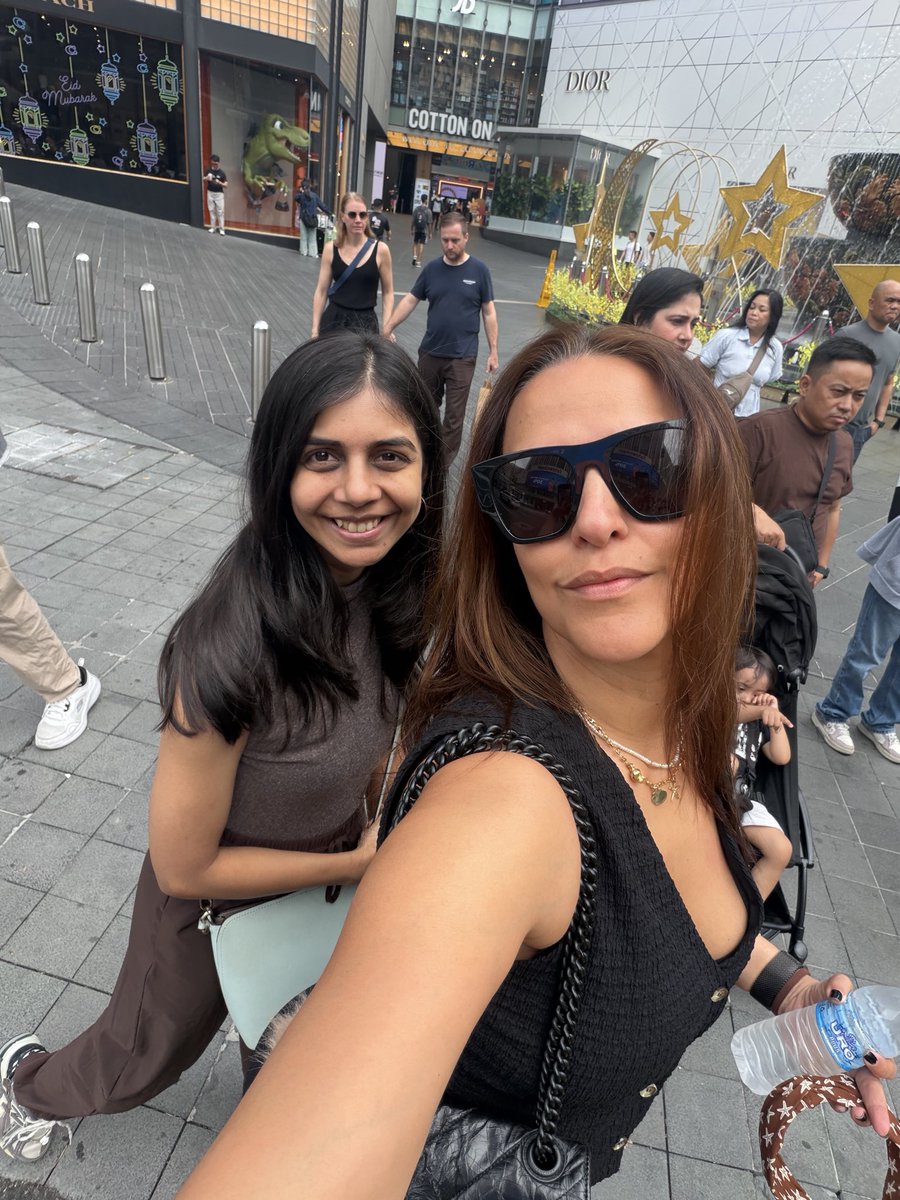 NehaDhupia's tweet image. A Multi tasking minute in #malaysia …
With …. ♥️

@makeupbynayan 
@jinalpnagda 
@thakkerrishi