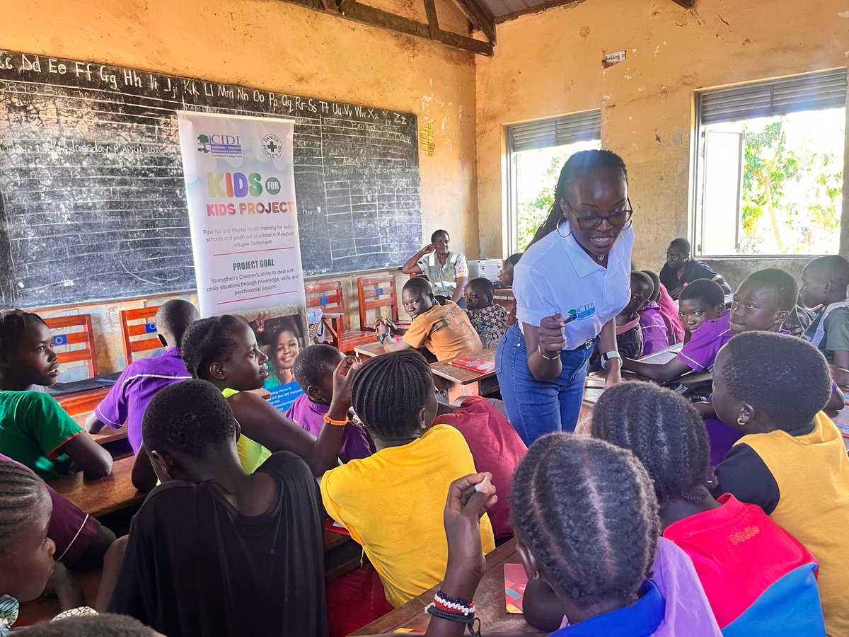 CIDIUganda's tweet photo. Still on last week, the #Kids4Kids Project launched #FirstAid &amp; #MentalHealth activities in #Kyangwali, forming peer clubs. Sessions were interactive and enjoyable, equipping learners with life-saving skills and safe spaces to share while advancing #SDG3

 @CISUdk
#kikuube #UNHCR https://t.co/wbUMk5473Y