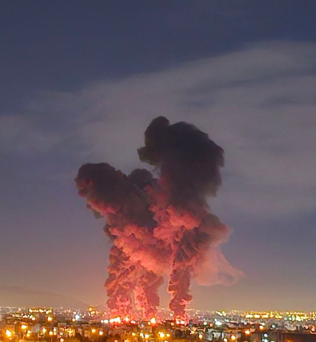 Conflict_Radar's tweet photo. Stunning photo from Tehran last night https://t.co/r8IjZJIkTu