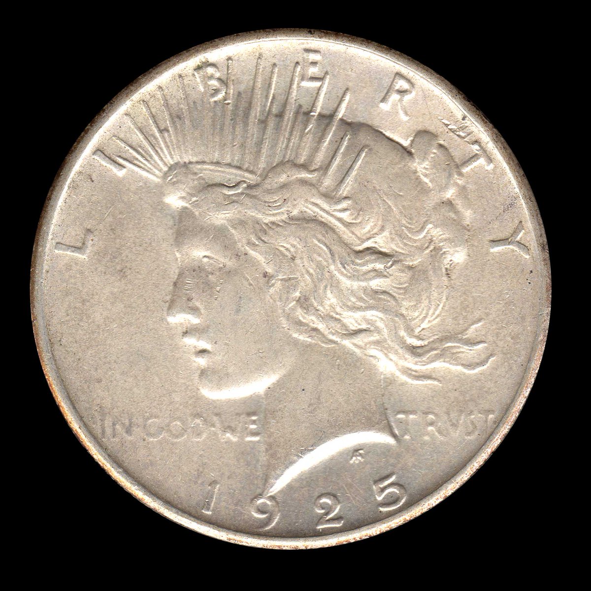rocketdog632's tweet photo. A 1925 Peace Dollar designed by Anthony de Francisci based on his wife Teresa de Francisco. Is one of the most attractive silver dollars produced by the US. 10,198,000 were minted. #Coins #USA https://t.co/7KhDZZWly4