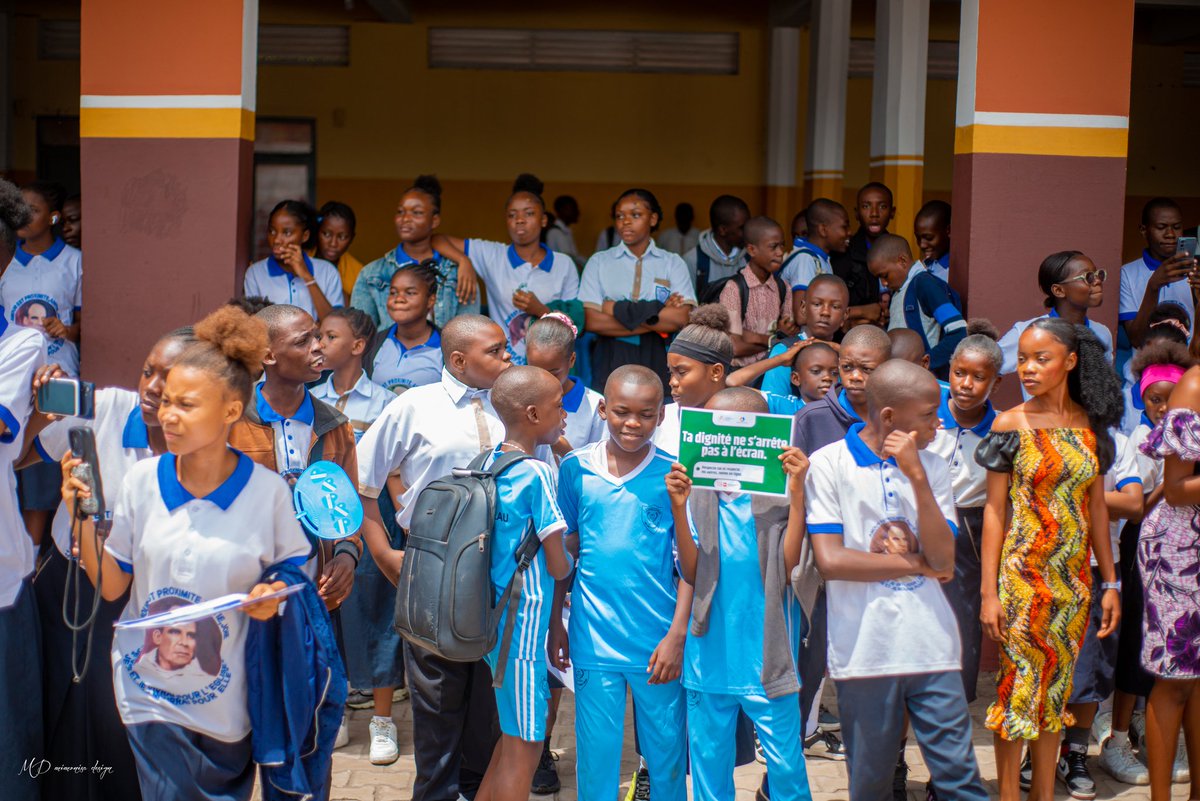 usp_plus's tweet photo. Au CS Francisco Palau, la lutte contre les VBG prend vie! Une scénette poignante, des échanges enrichissants et un engagement collectif des élèves. Ensemble, disons NON aux violences en milieu scolaire !
#ToléranceZéro #ImpactJeunesse #LeadershipFéminin #Education https://t.co/k2axgHU4Td