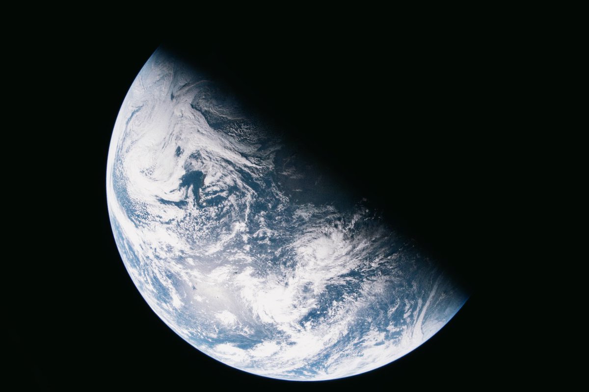 SciFiArchives's tweet photo. artemis space mission photos https://t.co/f0iD336oVq
