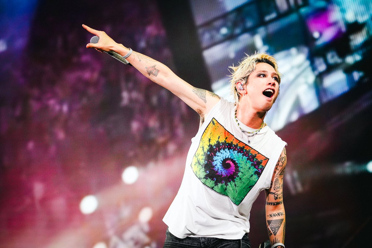 映画『ONE OK ROCK DETOX JAPAN TOUR 2025』公式 tweet media