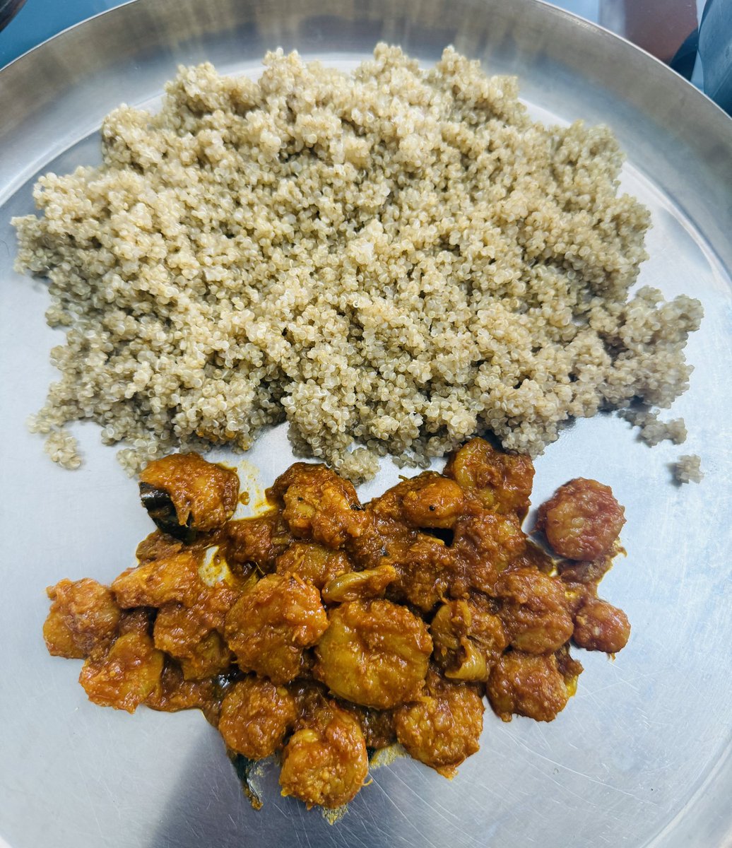 sunny5boy's tweet image. #Lunch : that’s it , that’s the lunch !

** Quinoa
** Prawns Curry
** Sambar (w all veggies 🥳)
** Curd 

#Food #RJY