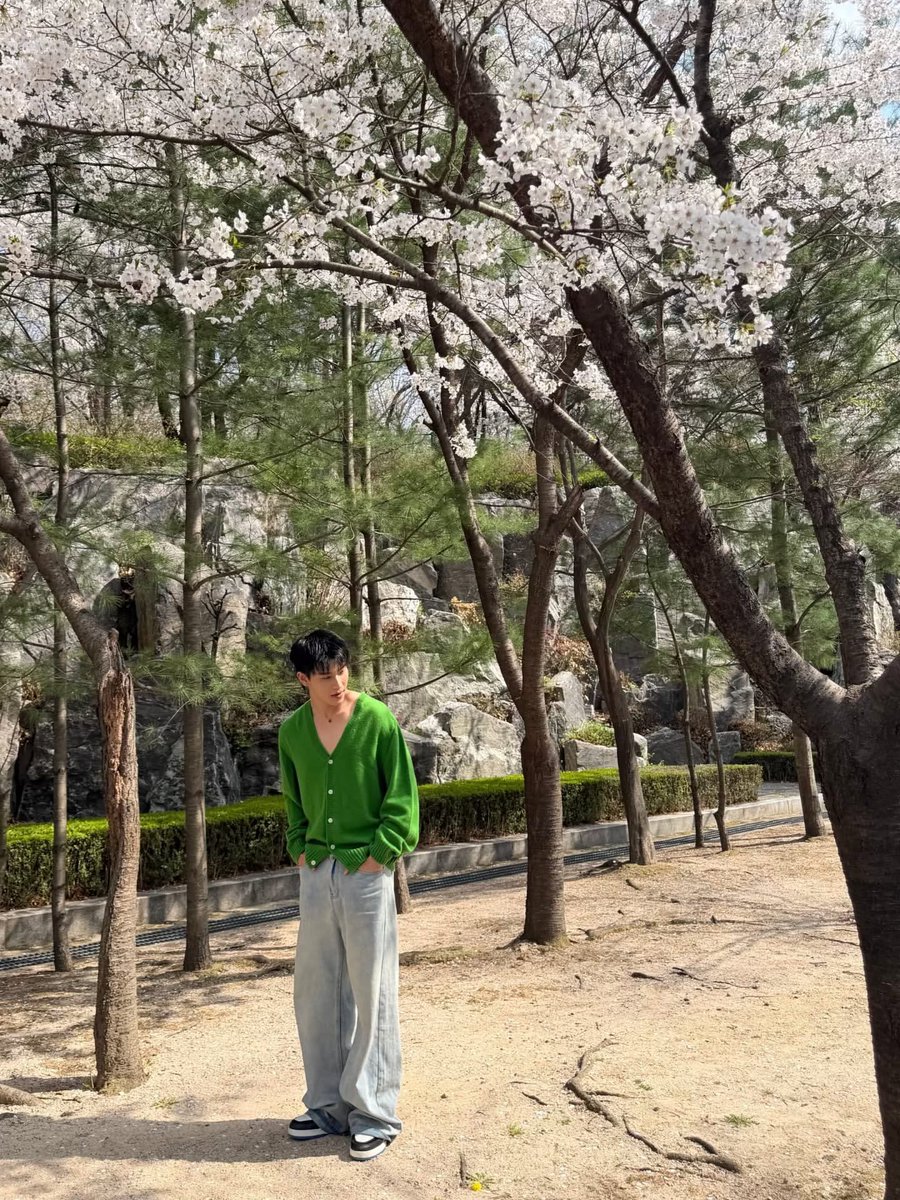 myitsMY's tweet image. หนูสวยกว่าดอกไม้ทั้งหมดที่อยู่ตรงนั้นอีกค่ะ 🥺💐

#offroadKTP #OFFROAD #ออฟโรด