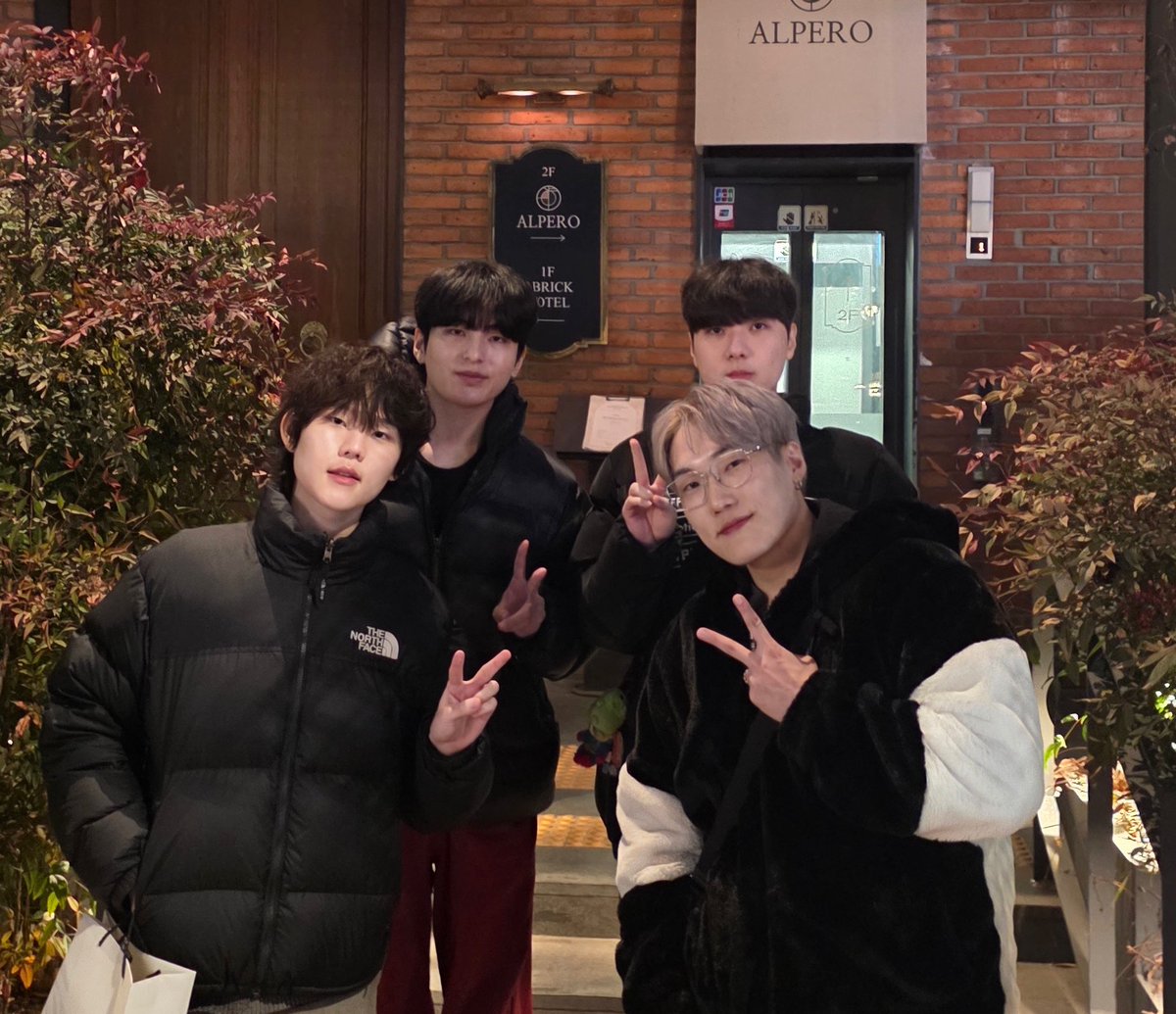 ILLUSION_ tweet media