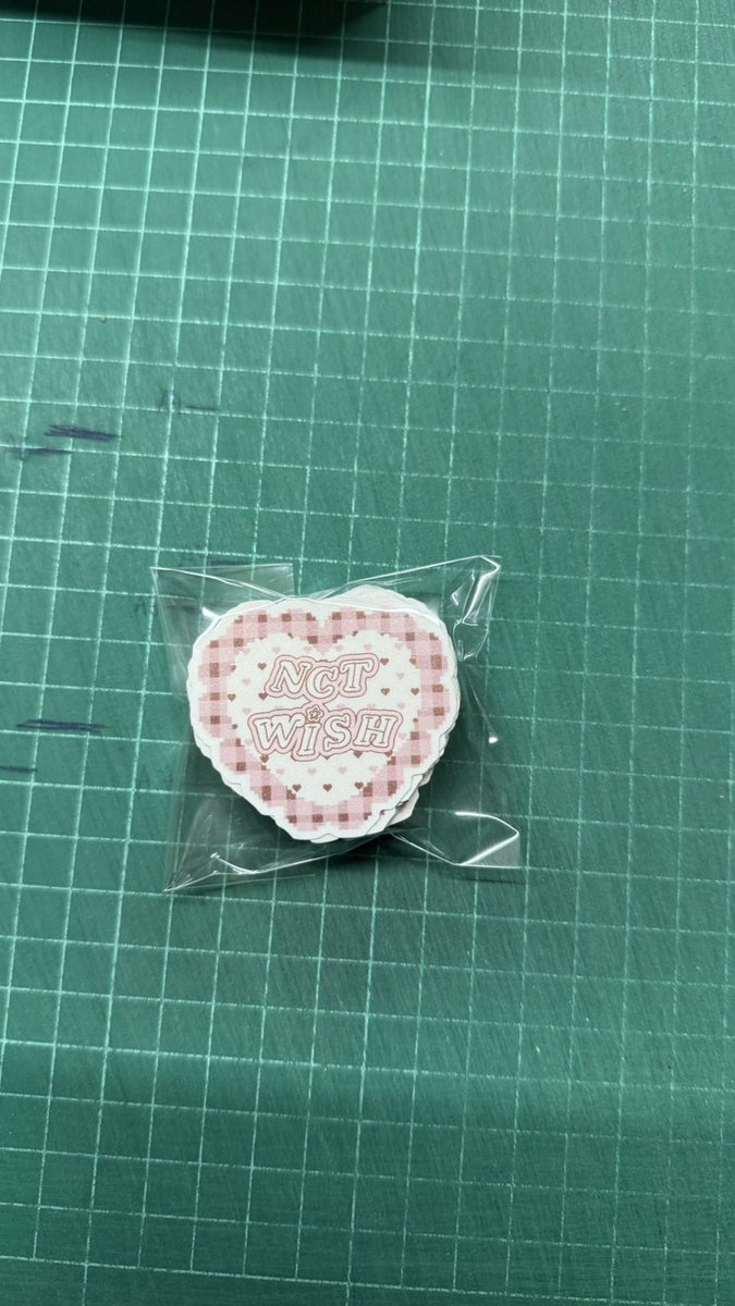 Giftmethatstudio tweet media