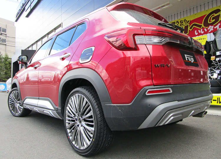fuji_tire's tweet photo. マイカードレスアップフォトからピックアップ

ホンダ／WR-V
ホイール：PREMIX／MER MER-X
カラー：ハイパーシルバー
サイズ：FR:7.5J-19

#WRV
#PREMIX
#ドレスアップフォト

詳細を見る
https://t.co/TWORcLS2dn https://t.co/JqjtkJ13PT