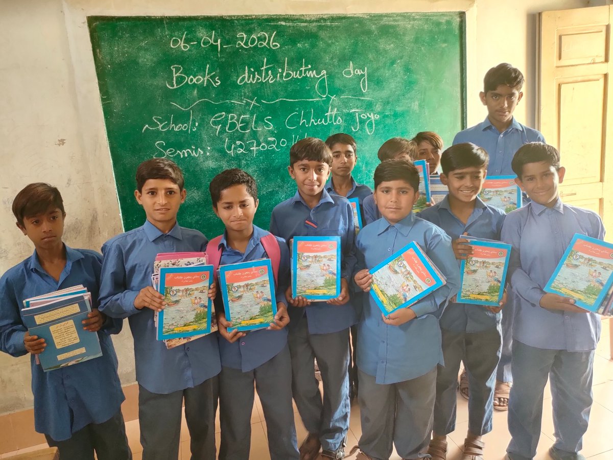 abbacyamjad's tweet photo. Books were distributed among the students.
School: GBELS Chhutto Joyo.
Semis: 427020144
Dist: Qamber Shahdadkot.
Talka: Miro Khan.
@sardarshah1 
@CMSindh 
@commissionerlrk https://t.co/3ay19w2tGp
