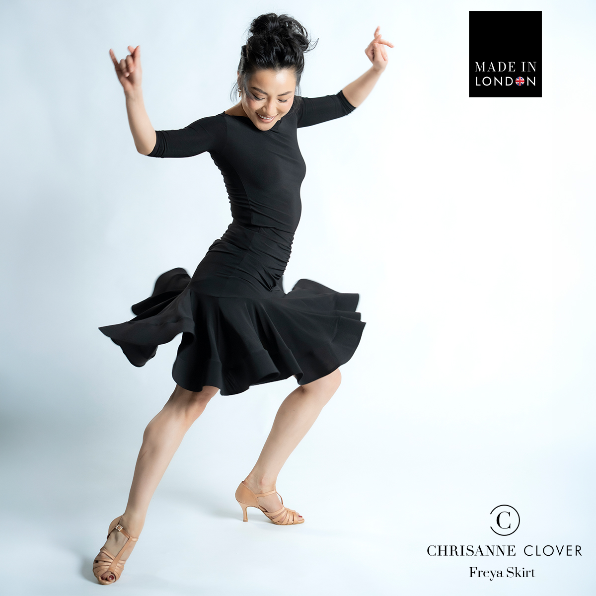 ChrisanneClover's tweet photo. ✨ Full of movement. Full of flare. ✨
Nancy Xu shows just how beautifully the Freya Skirt moves with you.
🖤 Designed to move. Made to perform.
Shop now 👉 https://t.co/vculCdPi2f
#chrisanneclover #latinpracticewear #latindance #dancewearluxury #madeinlondon #movementinmotion https://t.co/448J4gBMhn
