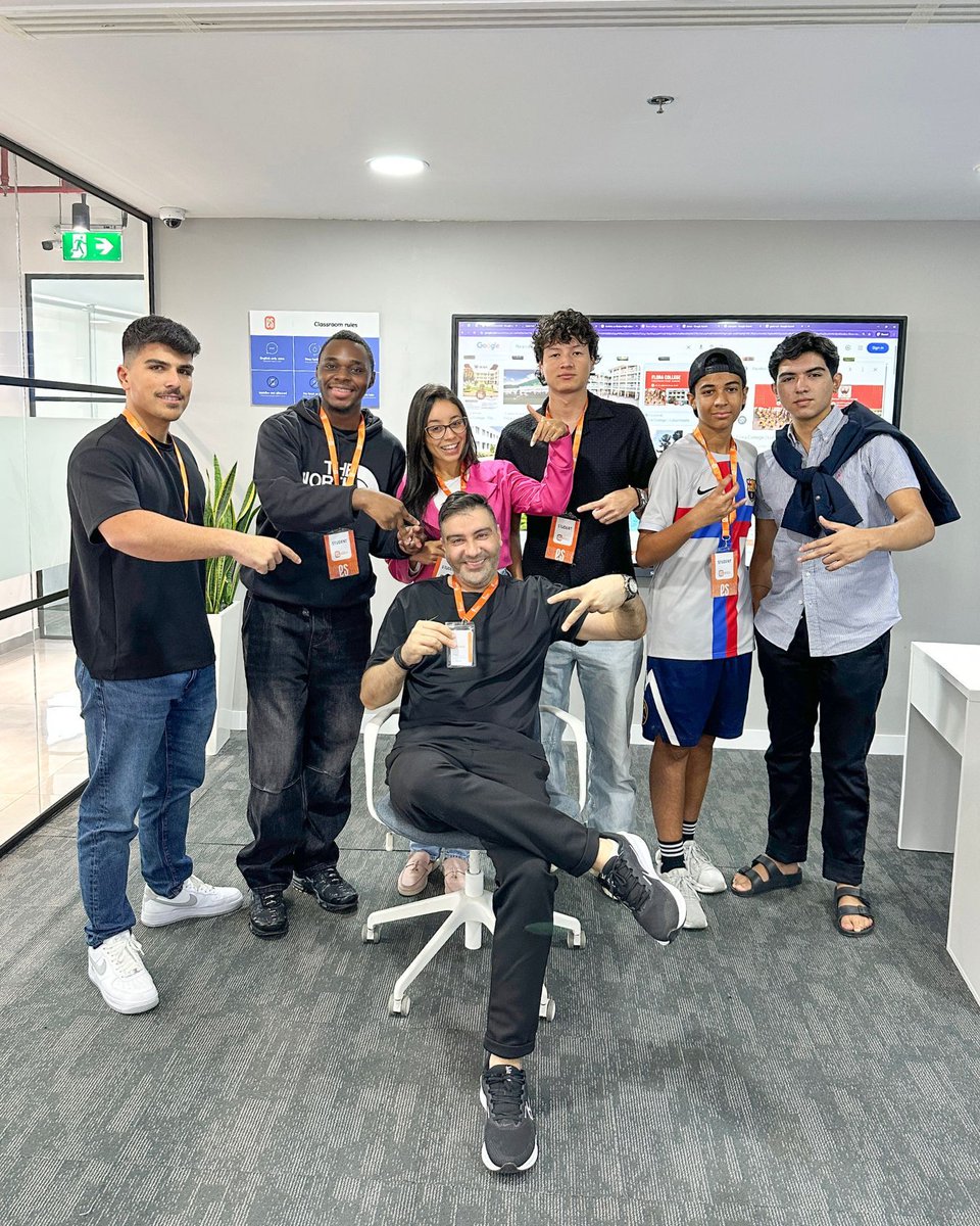es_world_'s tweet photo. POV your Dubai journey includes real face to face classes 🤝✨
Great energy, real connections, and an experience that goes beyond the classroom 🏙️🧡

#Dubai #StudyInDubai #FaceToFace #English #DubaiExperience #LearnEnglish https://t.co/8oQsFRevQ3
