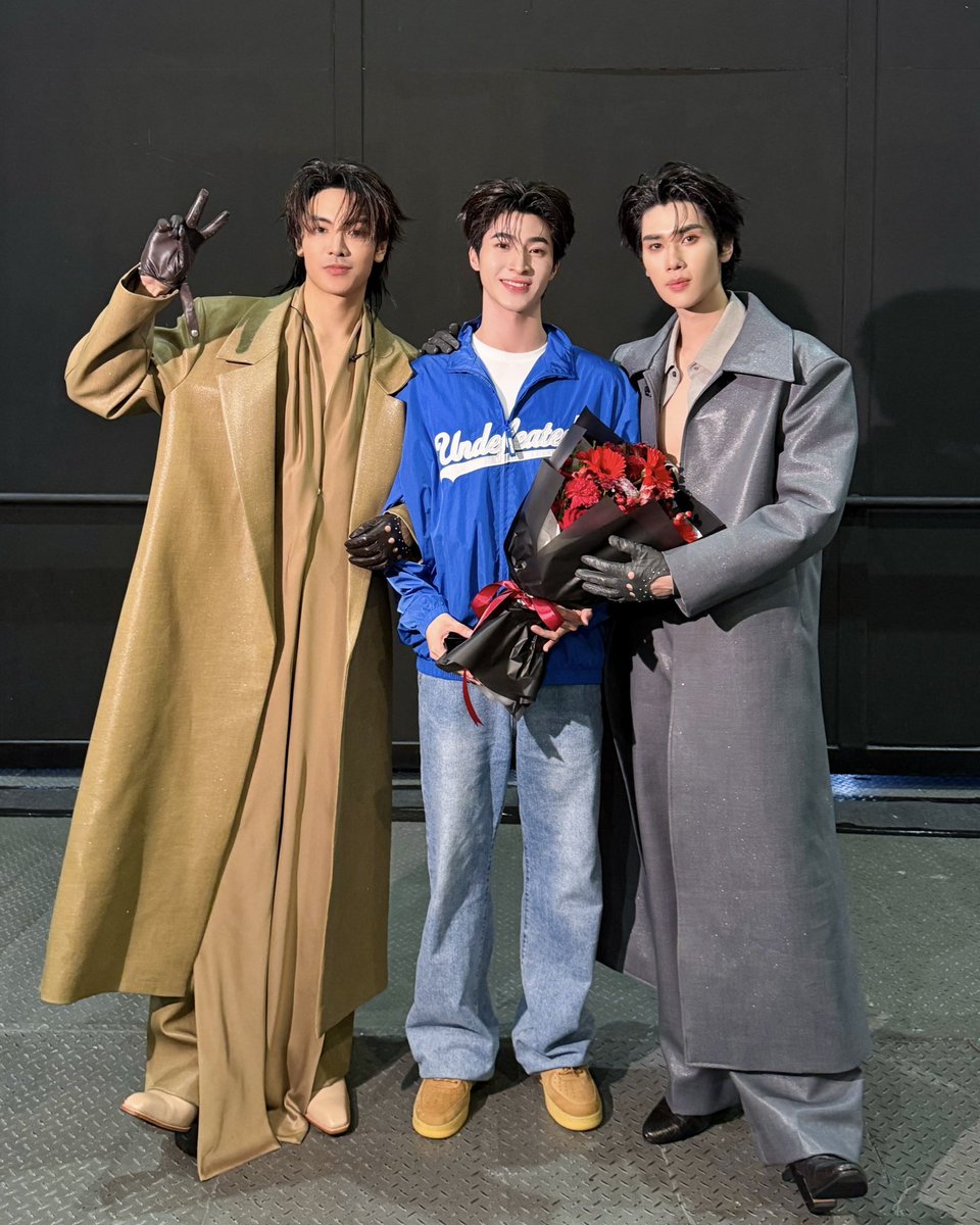 Bluepongtiwat tweet media