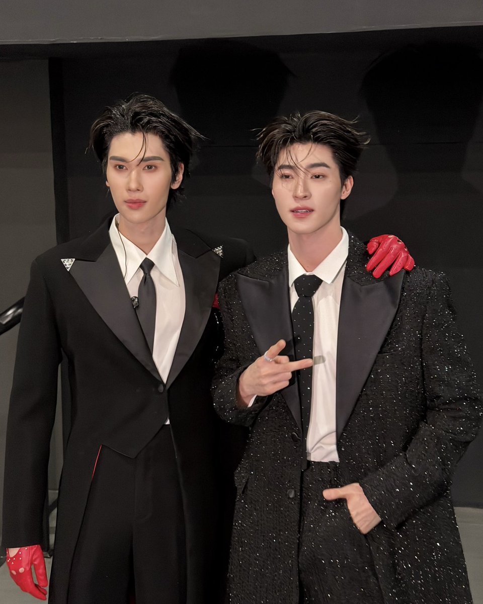 Bluepongtiwat tweet media