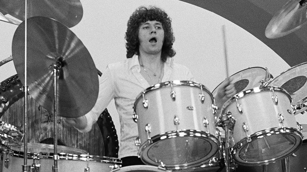 StephenFoz's tweet image. Good morning. It’s a Tuesday (there are no flies on me) so I’ll be on @TheRadCaroline from 10am. This week’s Rhythm King is Brummie music great @BevBevanELO. Tracks aplenty from #TheMove and @JeffLynnesELO. #648AM