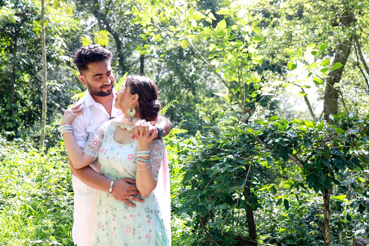 murulirajclicks's tweet photo. Love + Nature = Pure Magic 🌿✨
Moments that feel real, raw, and forever.
📸 Muruliraj Photography

#CoupleShoot #LoveInNature #PreWeddingShoot #MurulirajPhotography https://t.co/q0JdfL36Ef