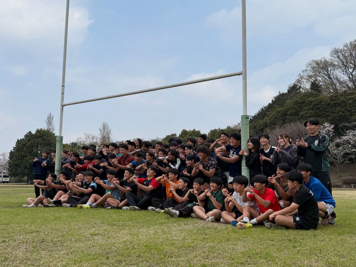 tptadashi's tweet photo. 4/1の中学ラグビー部公式戦を皮切りに、高校春季大会、大学トレーニングマッチと春のシーズンスタート。

中高大ラグビー部の合同春合宿も今年で2回目。
自主練や中学生も参加した早朝練習、高校とのAD、若手OBの助っ人参加やコーチの交流と各カテゴリーが融合し異年齢の交流爆発な合宿となりました。 https://t.co/L7wRTsjwgJ