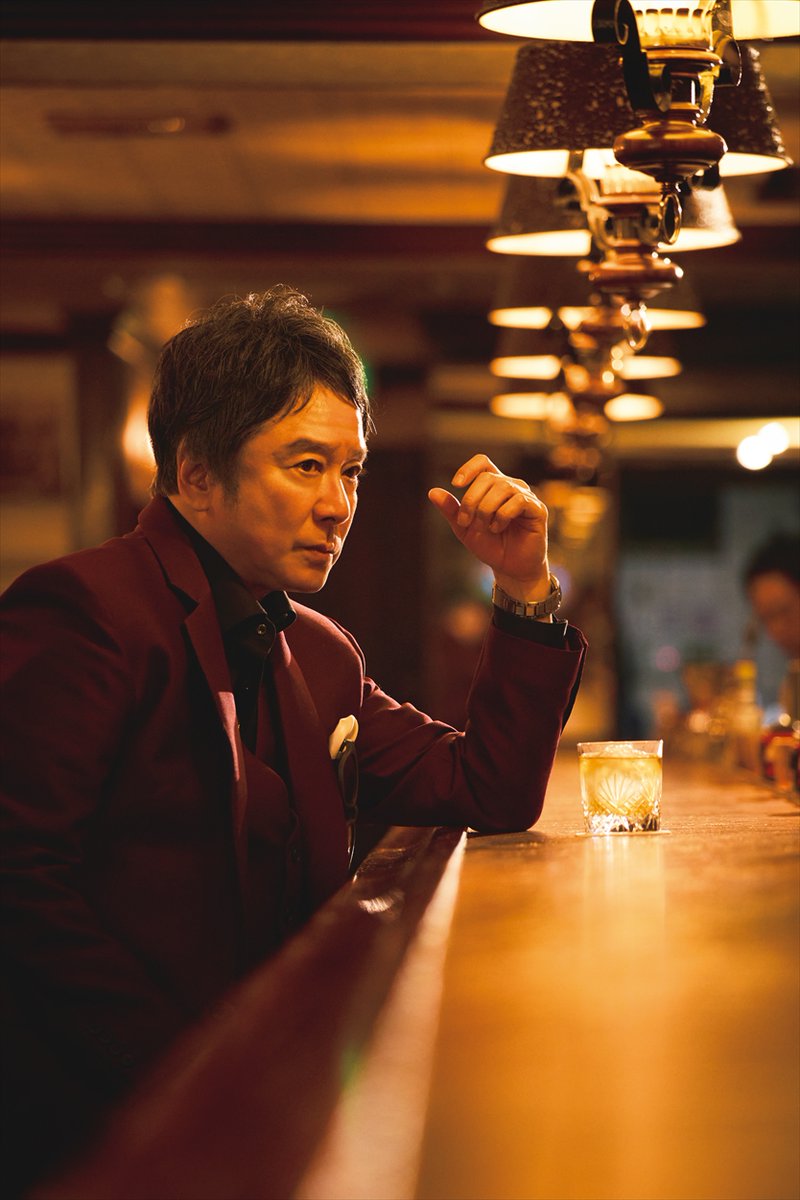 oricon's tweet photo. 錦織一清、自身初ソロ写真集&amp;カレンダー
『言魂-10カラットの呟きと共に-』5/29発売

還暦イヤー締めくくり
「いつまでも側に置いて頂けたらと思います」
https://t.co/sBJOg2zRpb

#錦織一清 https://t.co/PqHYQgw1Ra