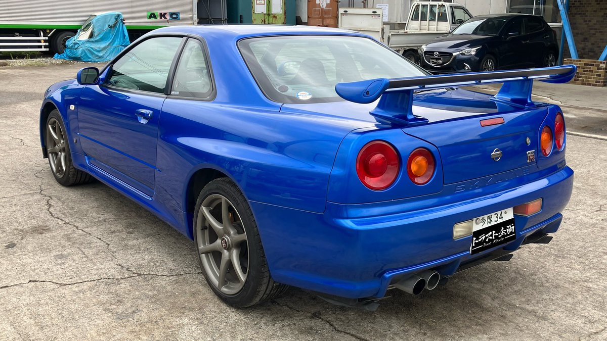 trustplanning32's tweet photo. 【買取車両】
東京都のお客様より
BNR34 v2をお譲り頂きました！

またもや新車1オーナー！走行2万キロ！！
いったい幾らになってしまうのか…

2桁ナンバーが渋過ぎます😁

第二世代スカイラインGT-Rをご売却の際は、是非トラスト企画までご相談ください✨

買取査定フォーム
https://t.co/rxseE9TGJV https://t.co/qlguIqy2Av