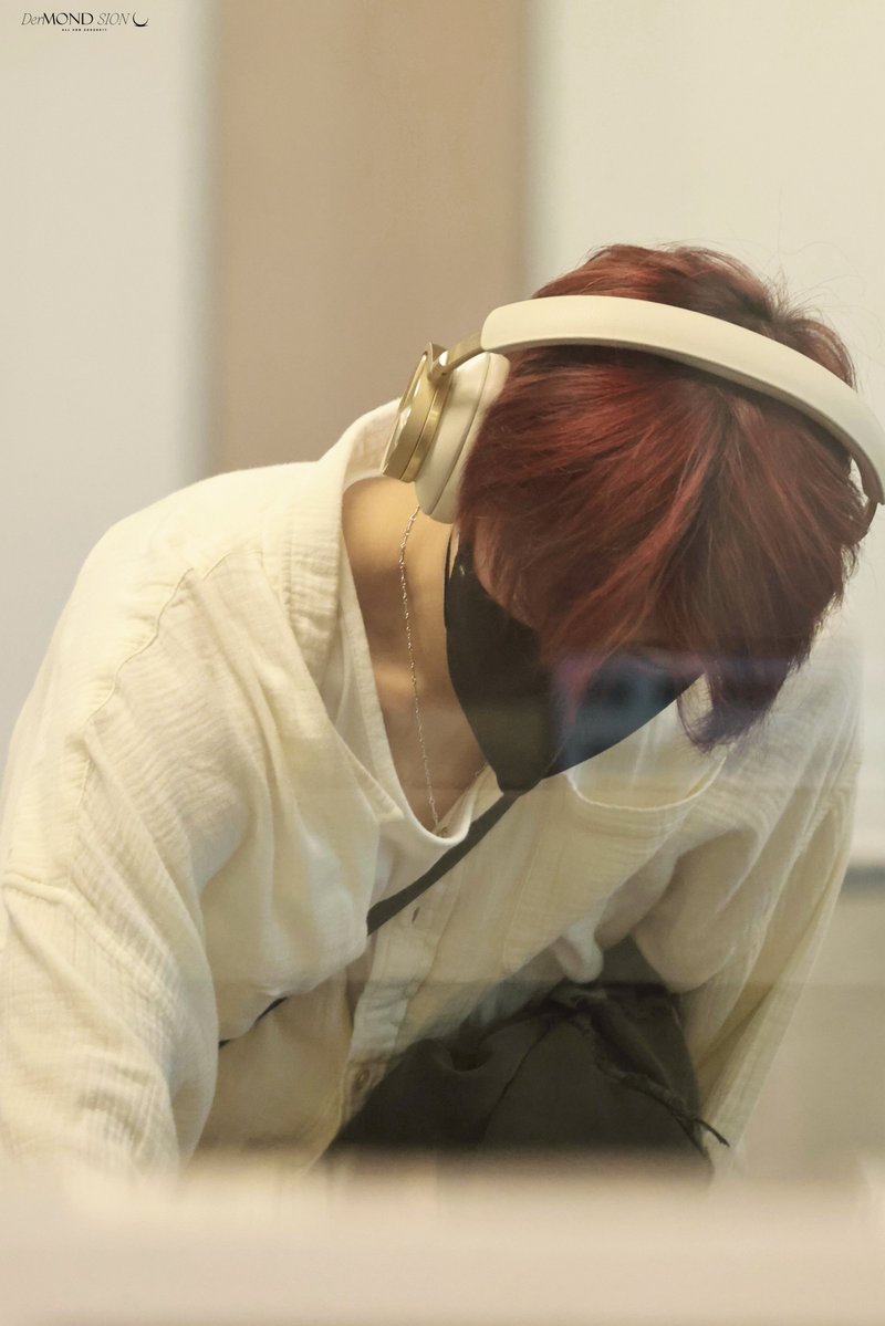 DerMond_SION tweet media