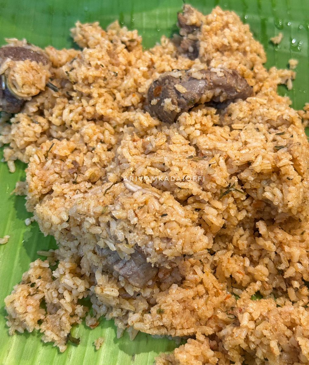arivomkadaioffi's tweet image. D. R Biriyani - Sivaji கடை, Coimbatore #அறிவோம்கடை 

Location : share.google/Ngb793aOXj3nLD…

ஒரு நல்ல பிரியாணி சாப்பிடனும் னு தோணுச்சுனா முதலில் நினைவுக்கு வருவது இந்த கடை தான். இப்ப நிறையா branch தொடங்கிட்டாங்க இருந்தாலும் இவங்க பழைய கடைக்கு தான் போவேன். இது சமீபத்தில் போனப்ப