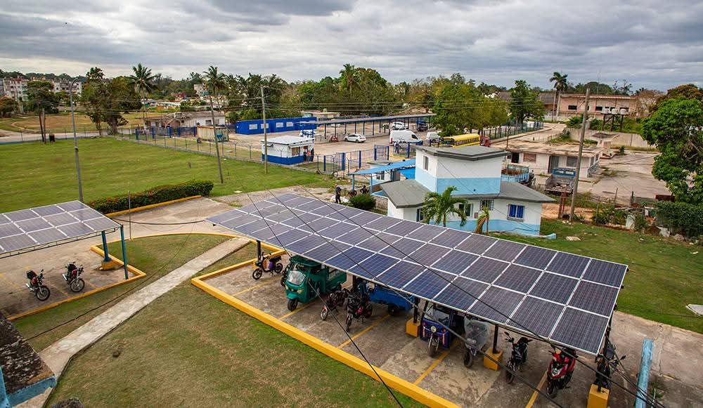 elpinceltva's tweet photo. ☀️🔆 Energías Renovables : La transición que puede cambiar la economía en #Cuba https://t.co/B1RmumaJpi