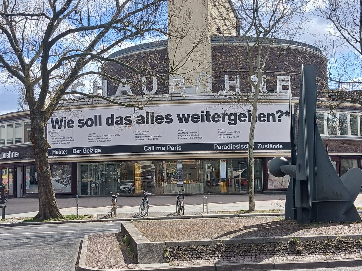 Die Schaubühne stellt ja immerhin eine berechtigte Frage.