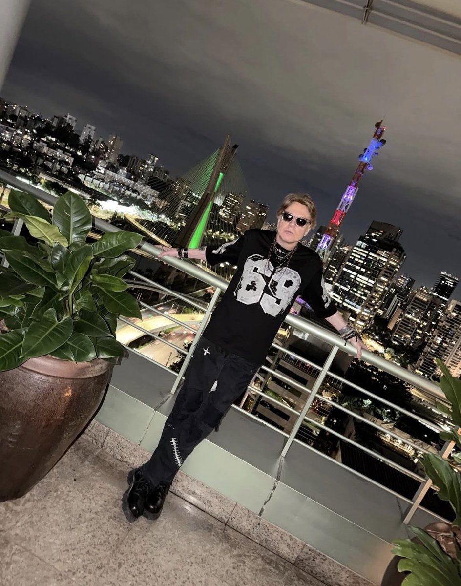 nika 🦇 WILL SEE GNR tweet media
