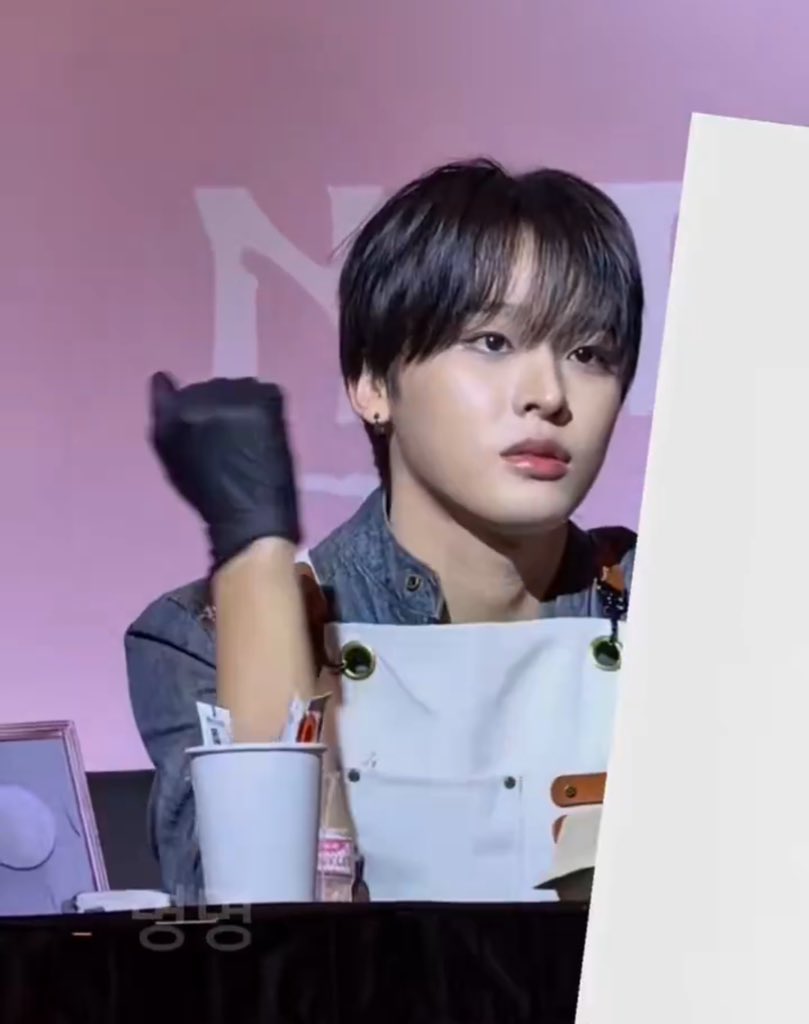 순간 다시 속상해서 귀쳐진 표정봐