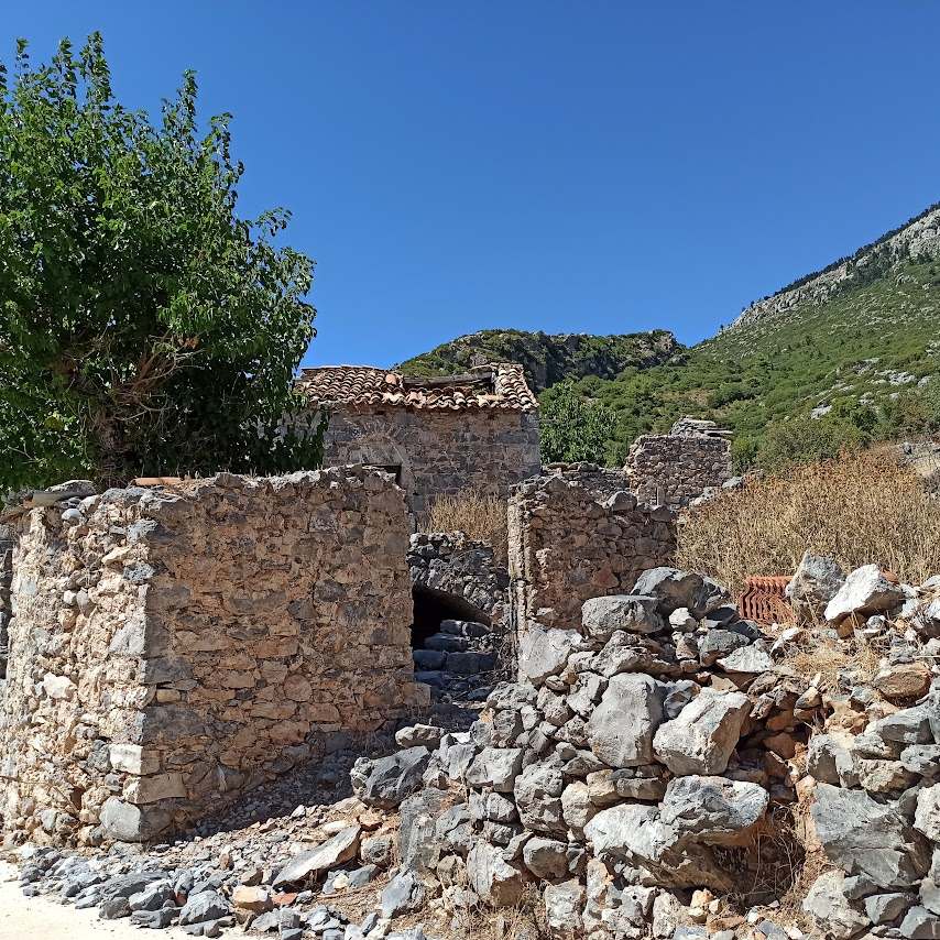 lathanasis's tweet photo. Τα σκάνδαλα του ΟΠΕΚΕΠΕ αποκαλύπτουν τώρα ότι ένας μεγάλος αριθμός αιρετών και στελεχών της Νέας Δημοκρατίας θεωρεί τον εκσυγχρονισμό των θεσμών μόνο ως ένα επικοινωνιακό προκάλυμμα 👇 Ο σύνδεσμος για ολόκληρο το άρθρο https://t.co/xLPqs4NwU9 https://t.co/i1SV6seENe