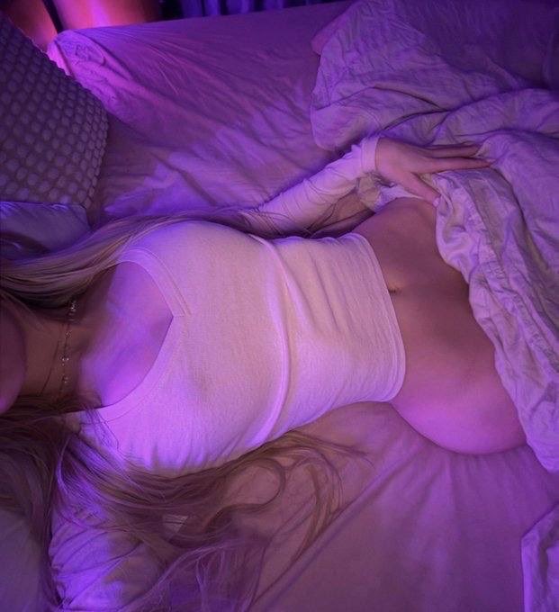 Emily🌟 tweet media