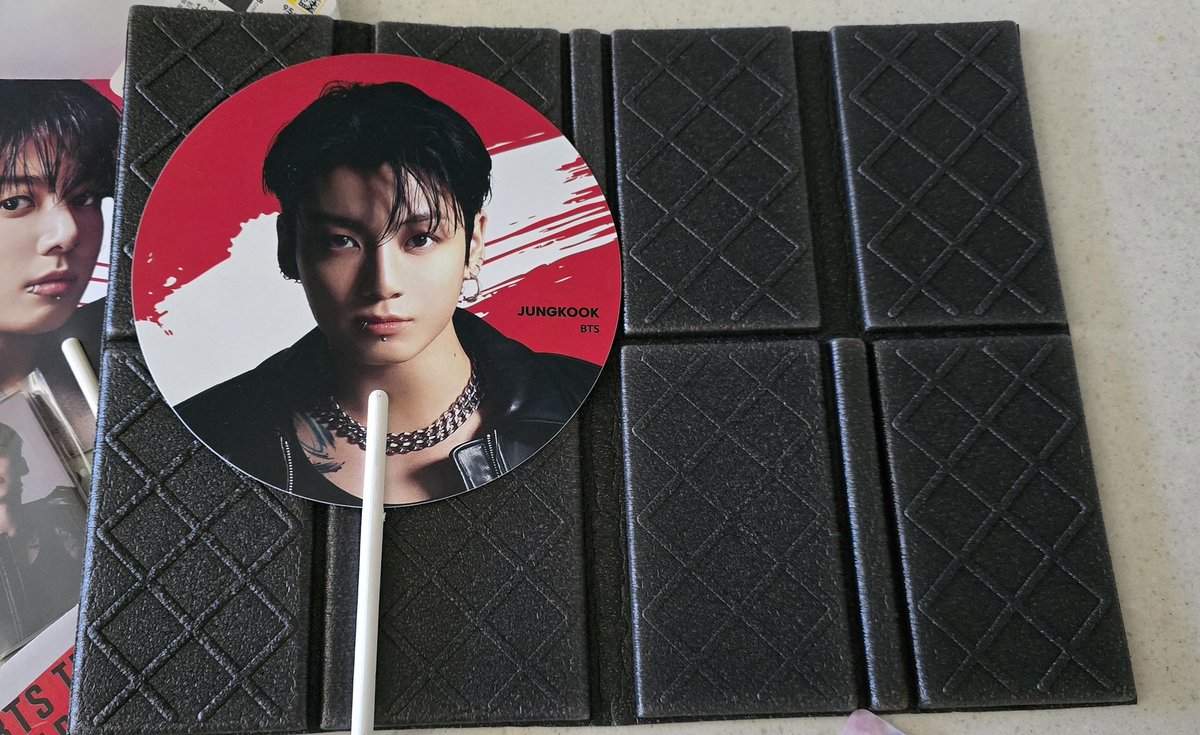 APBP_JK0613's tweet image. 가장 작은 매트 발견. 다이소 품번:10427851
최대한 가방하나로 가져가기 위해 이걸로 ✔️