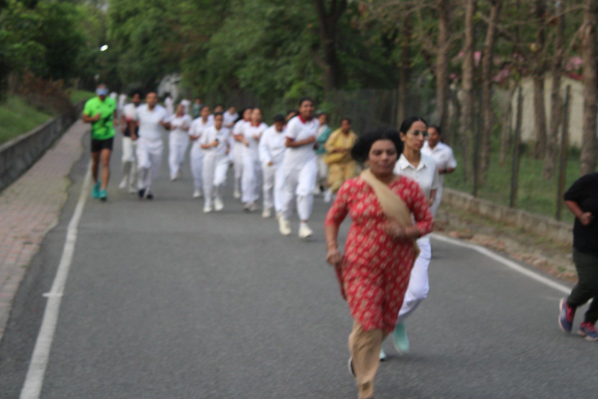jmuthukrishnan's tweet photo. #WorldHealthDay2026
Women’s health is a priority! To inculcate the habit of regular exercises including aerobic, resistance and building Core strength is an imperative.
Led the Women today on an exercise session to create awareness and the need to start moving it!
#RuntheTalk https://t.co/eZQaxdPIh2