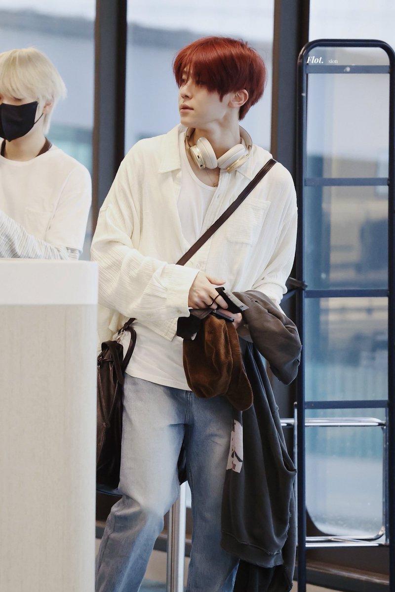 𝐹𝑙𝑜𝑡. tweet media