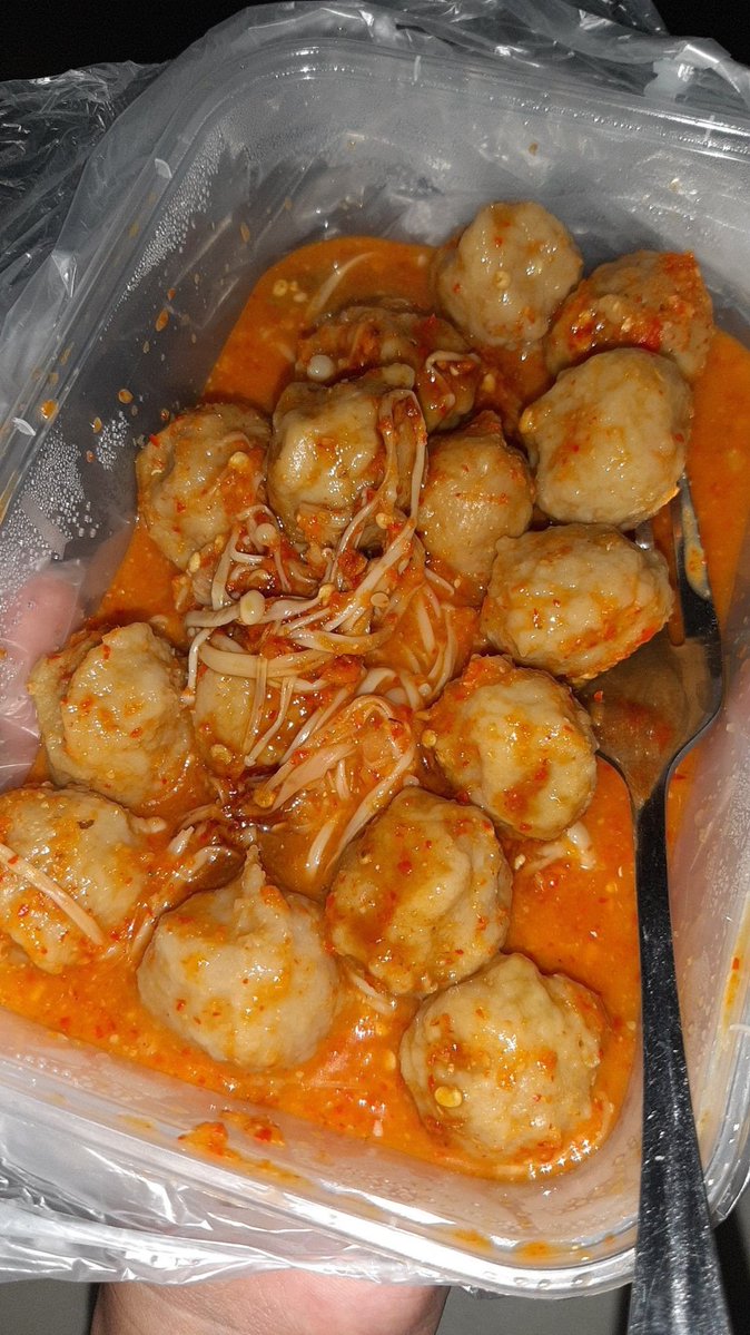 Valentine tweet media