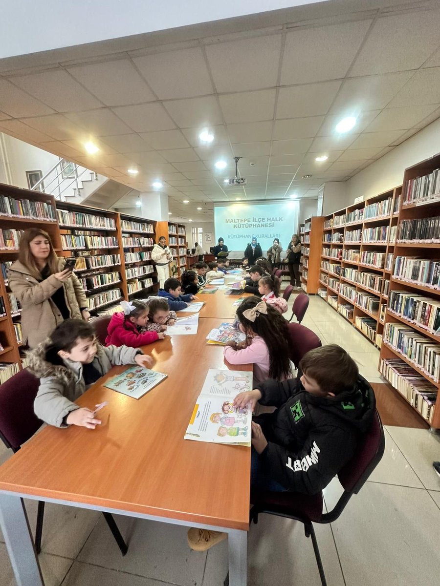 maltepektp's tweet photo. 62. Kütüphane Haftası'nda Yeşilay gönüllüleri ile anaokulu kütüphane kullanıcılarımıza dijital bağımlılığın zararları üzerine değinilerek kütüphanelerin ve kitapların iyileştiren gücü üzerine bilgilendirilmiştir.

@tckulturturizm 
@iktm34 
@kygmktb 
@TC_Maltepe https://t.co/Mr4PvLkhKd