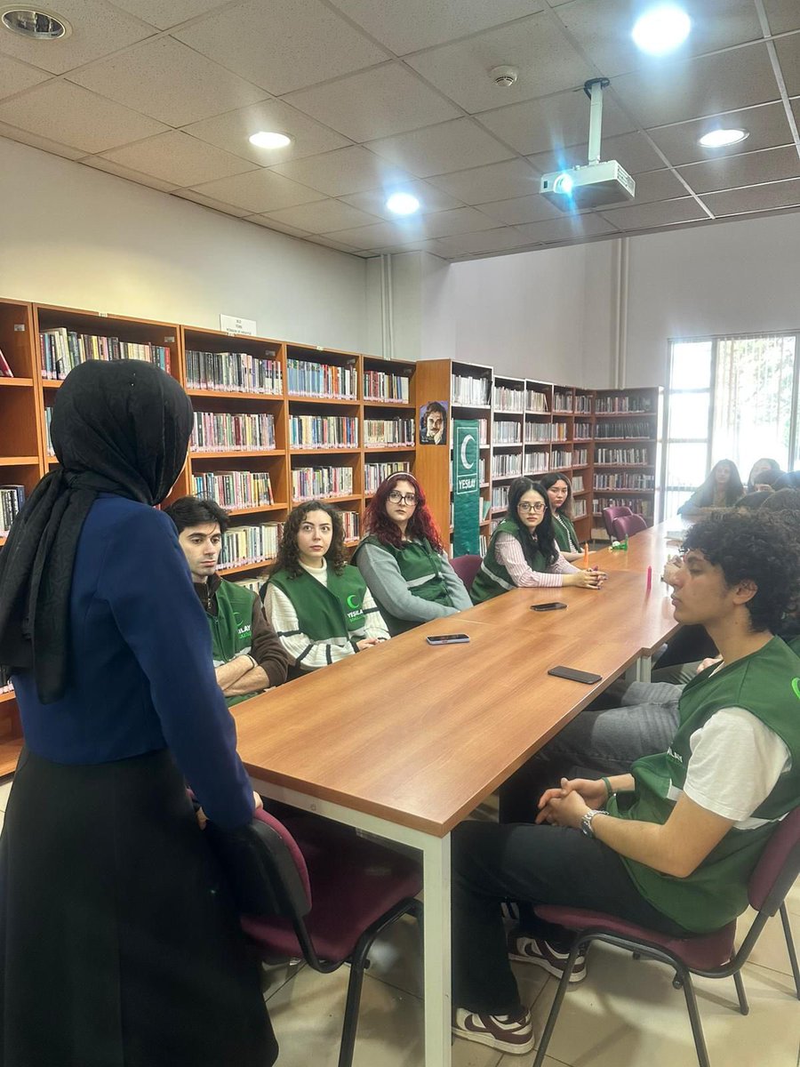 maltepektp's tweet photo. 62. Kütüphane Haftası'nda Yeşilay gönüllüleri ile anaokulu kütüphane kullanıcılarımıza dijital bağımlılığın zararları üzerine değinilerek kütüphanelerin ve kitapların iyileştiren gücü üzerine bilgilendirilmiştir.

@tckulturturizm 
@iktm34 
@kygmktb 
@TC_Maltepe https://t.co/Mr4PvLkhKd