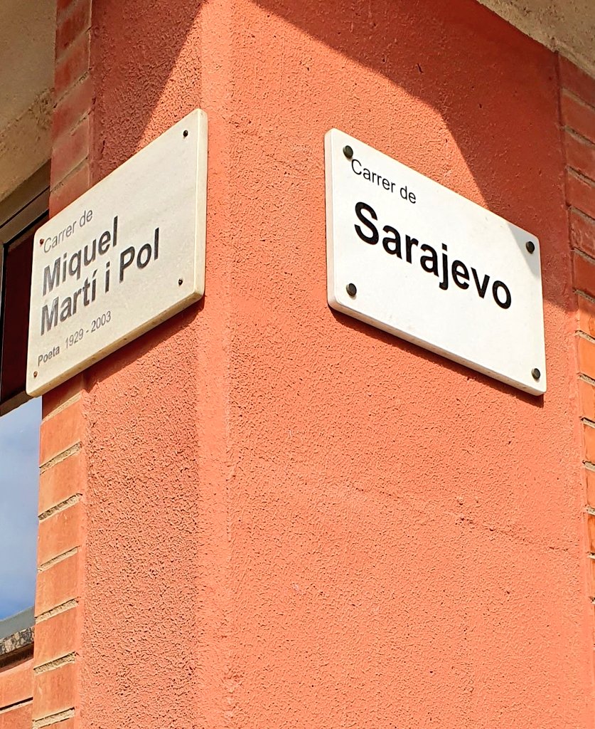 NedadMemic's tweet image. It is April, the most important month for #Sarajevo, my home city. Time to remember our friends.
There is no other region in the world which has more streets named after Sarajevo than Catalonia.
Here a Sarajevo Street in El Prat de Llobregat near Barcelona.
#ViscaCatalunya #amics