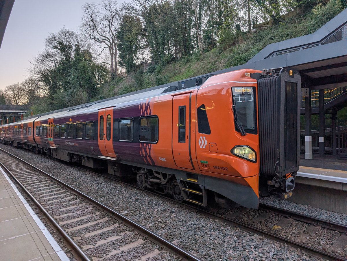 harvester71's tweet photo. First train heading out to kings Norton from Moseley Village. #moseley #WMR #trains https://t.co/KMldsf6PQ3