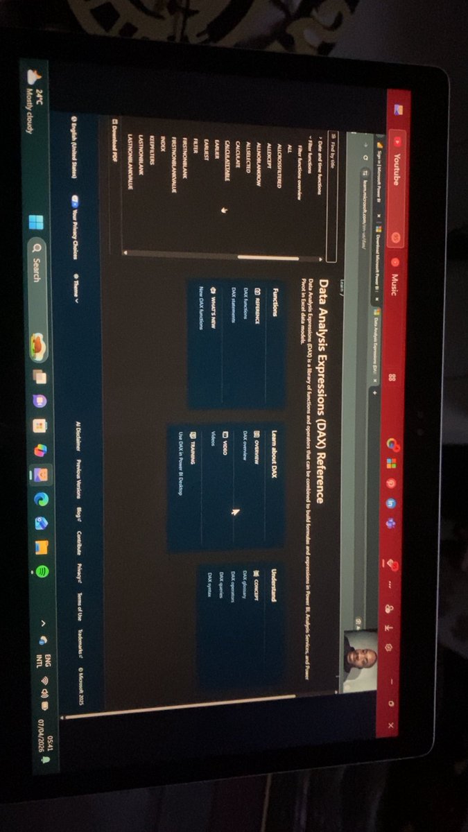 stella.✧📊 tweet media