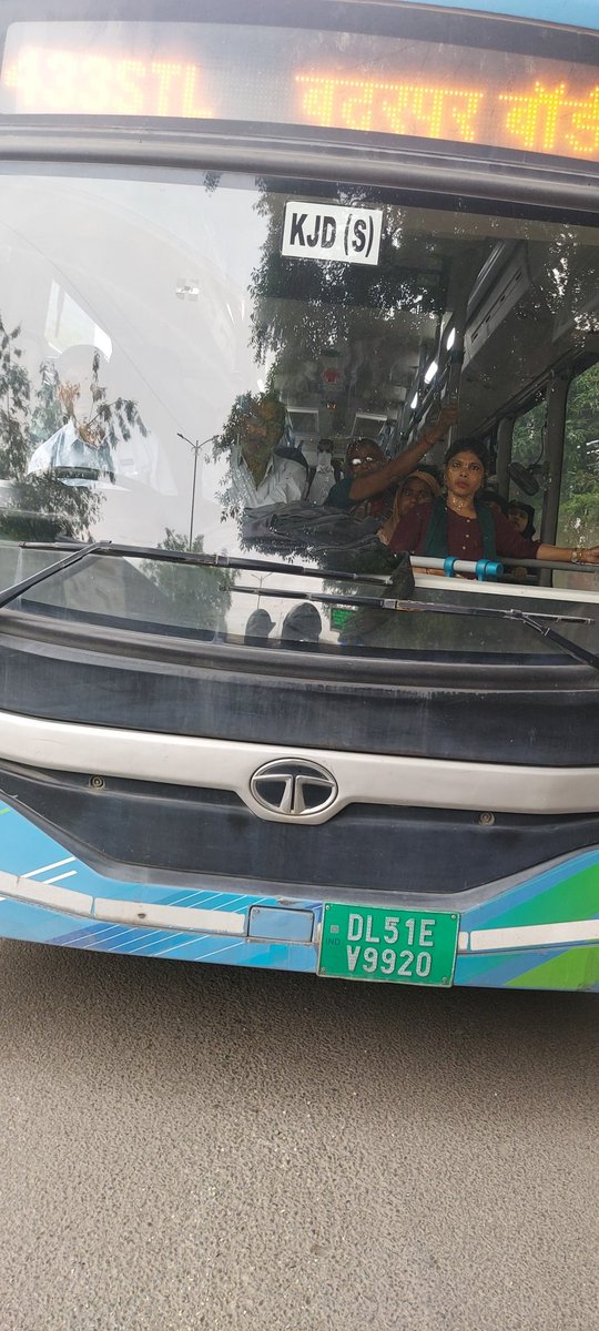 amitkumarjha079's tweet photo. There is a bus driver—who is utterly ill-mannered—roaming the streets of Delhi. Today, while I was crossing the Okhla NSIC stretch along with a female passenger, he deliberately drove his vehicle right up against my scooter. I narrowly escaped an accident; otherwise, both of us https://t.co/9SHFGYeXGB