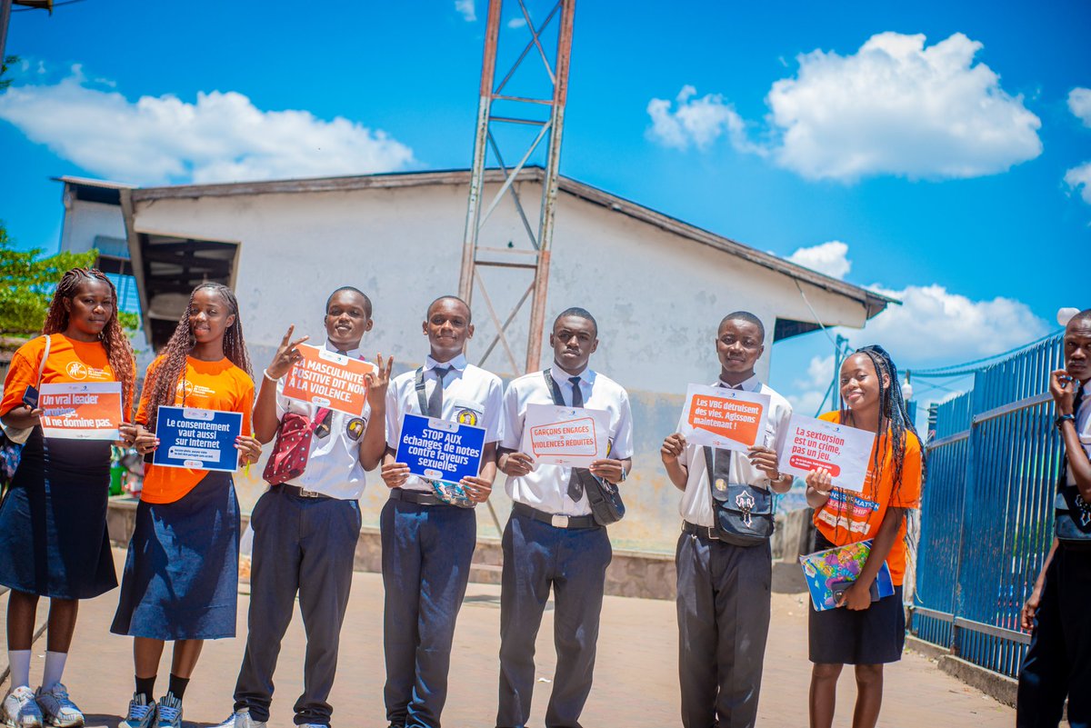 usp_plus's tweet photo. Au Collège Saint Ignace, la jeunesse s’engage ! Sensibilisation sur les VBG et engagement collectif contre toutes formes de violences. Ensemble, créons un environnement scolaire sécurisé
#StopVBG #ImpactJeunesse #LeadershipFéminin #Education #RDC https://t.co/uW2wRTeqWU