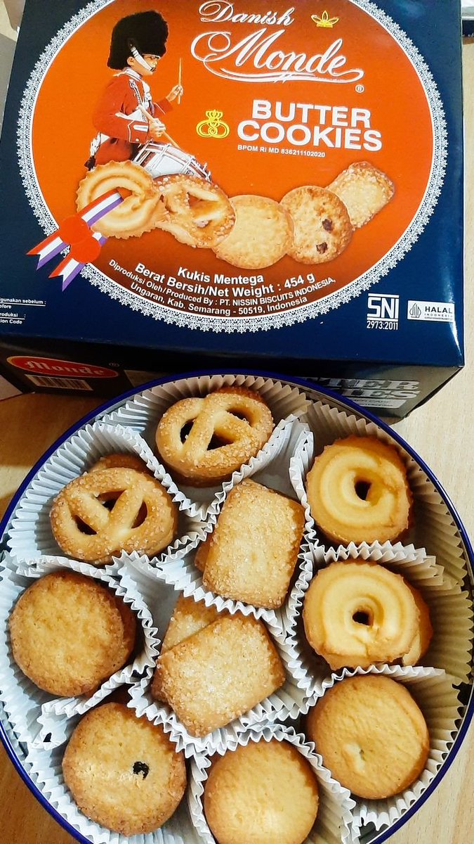 Valentine tweet media