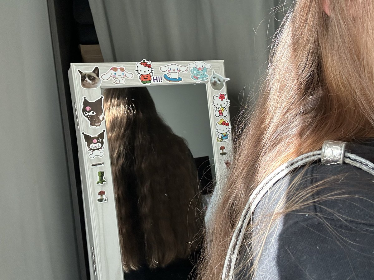 deessestarbee's tweet photo. Votre maîtresse commence ça super journée avec des magnifiques cheveux 😝😝
Petit problème elle a un partiel aujourd’hui 😆😆 donc hop hop au retour de mon partiel je veux voir des virements de partout 😌 
#soumis #moneyslaves #findom #femdom #paypig https://t.co/HKznLzqij2