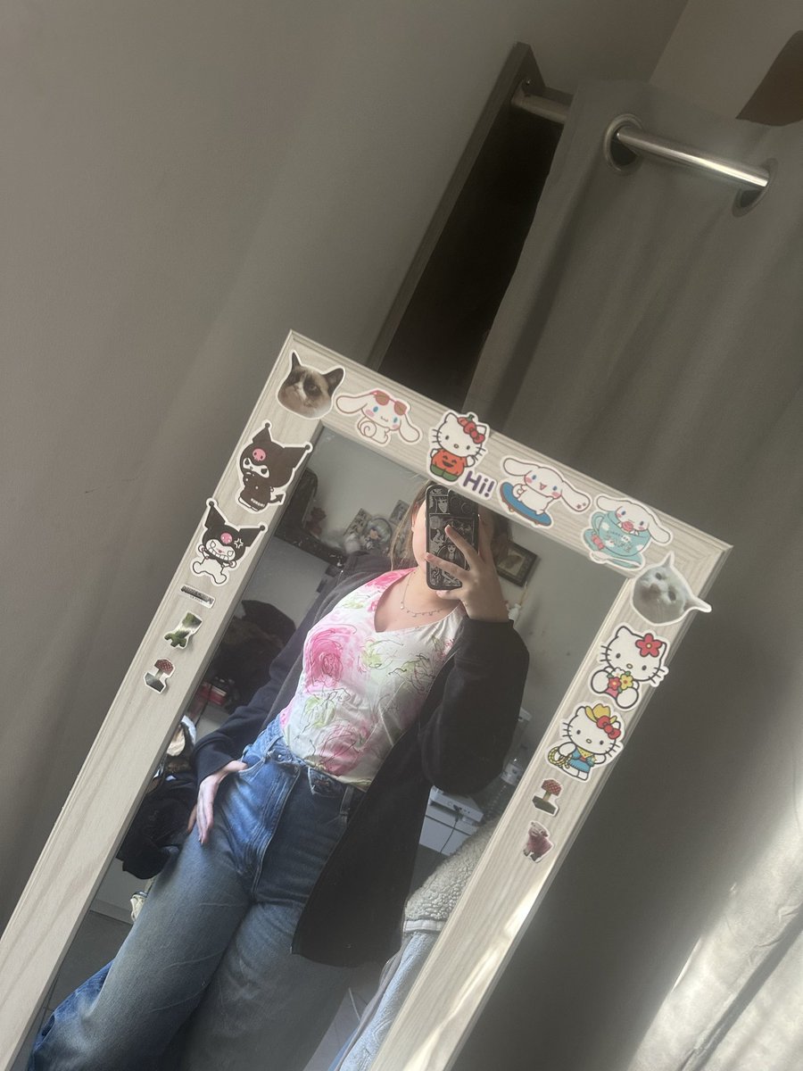 deessestarbee's tweet photo. Votre maîtresse commence ça super journée avec des magnifiques cheveux 😝😝
Petit problème elle a un partiel aujourd’hui 😆😆 donc hop hop au retour de mon partiel je veux voir des virements de partout 😌 
#soumis #moneyslaves #findom #femdom #paypig https://t.co/HKznLzqij2