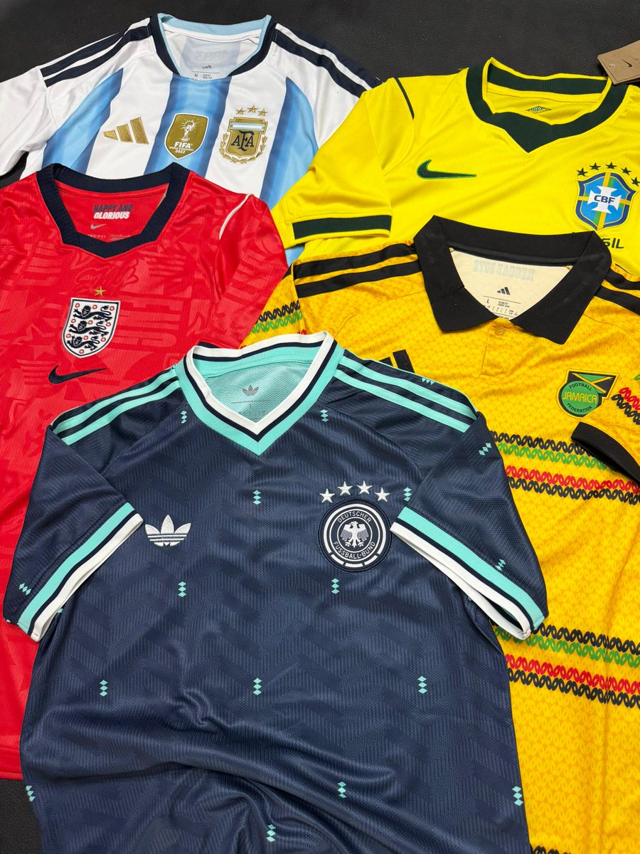 Aris_Trend's tweet photo. 𝘾𝙤𝙪𝙣𝙩𝙧𝙮 𝙅𝙚𝙧𝙨𝙚𝙮𝙨! 

The world cup is around the corner and we have some amazing jerseys of your favourite countries.

Brazil 
England 
Argentina 
Jamaica 
France
Mexico
Germany 

Ranging from 18k to 20k with customise. 

https://t.co/uCnqv0gbSN https://t.co/E1Hbc7w8HN