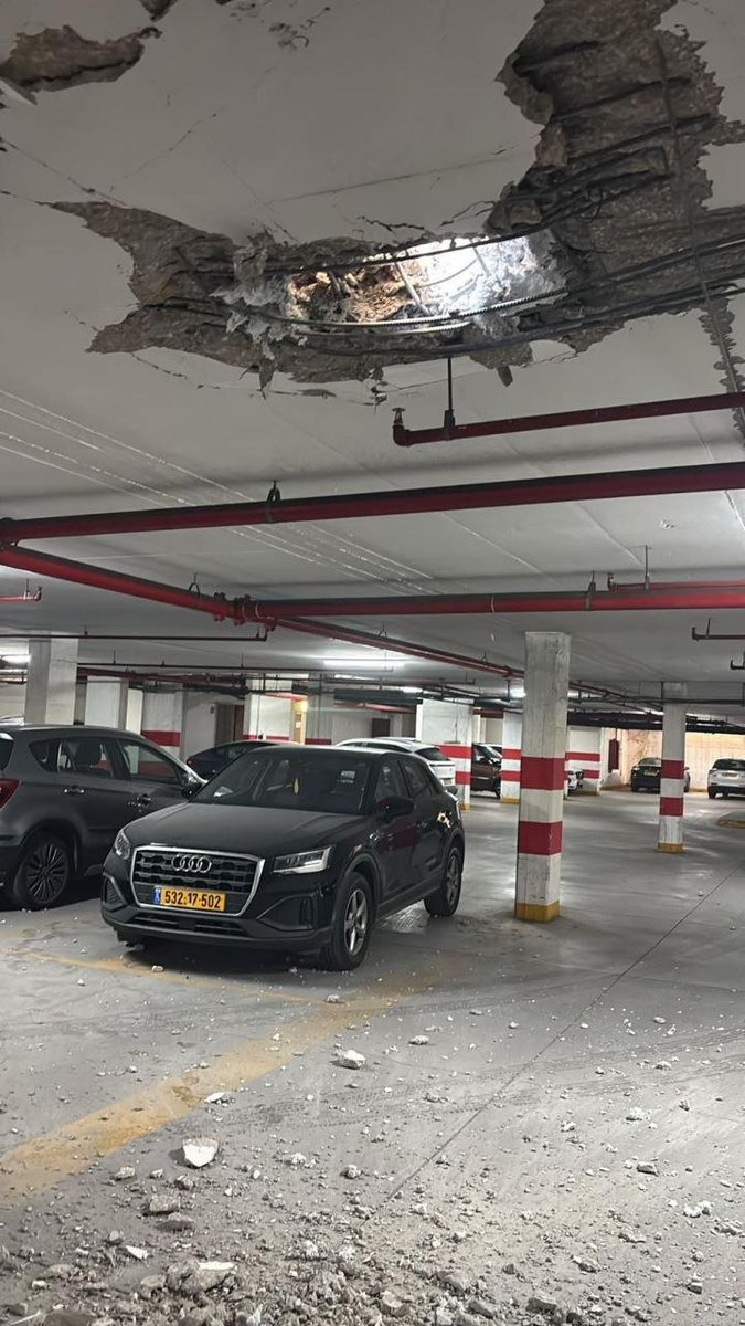 Cpt.Reality tweet media