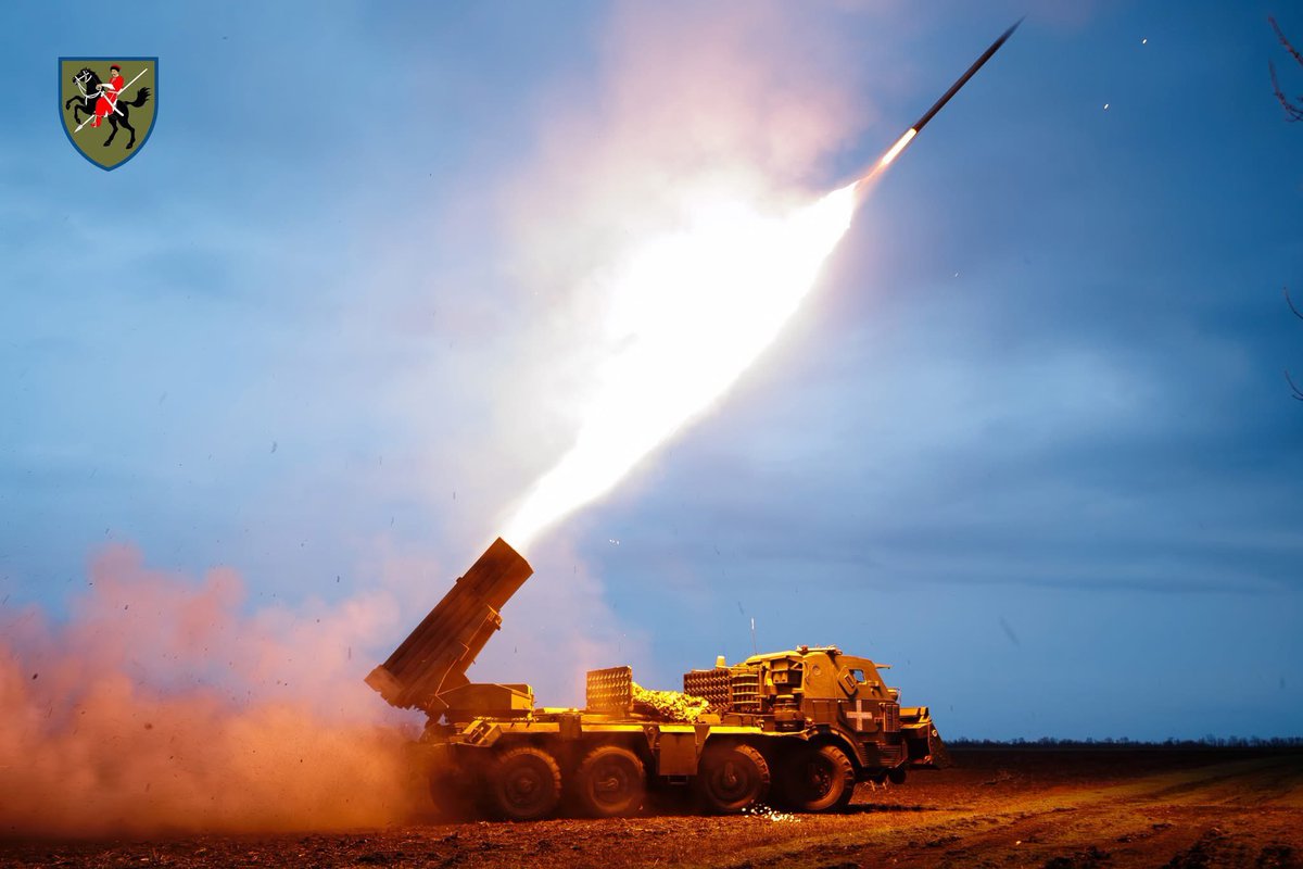praisethesteph's tweet image. #Ukraine/#Russia 🇺🇦🇷🇺:

🇨🇿#Czech-supplied 122mm RM-70 MLRS, on Tatra 813 8x8 chassis, in service with the 🇺🇦#Ukrainian 110th Separate Mechanized Brigade.