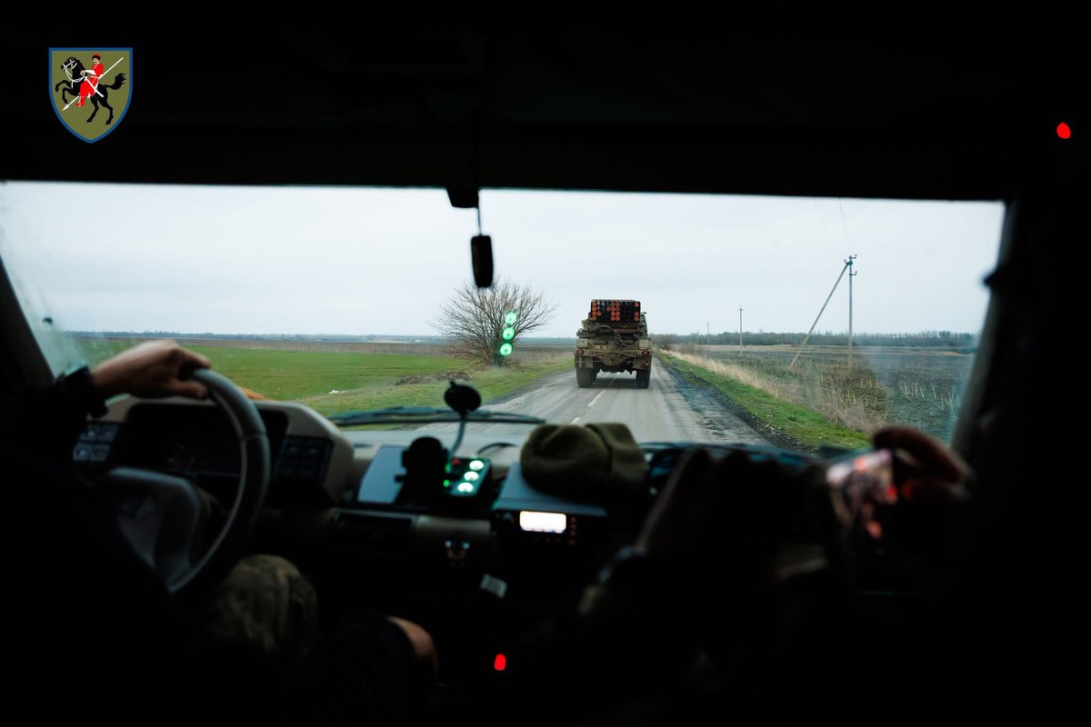 praisethesteph's tweet image. #Ukraine/#Russia 🇺🇦🇷🇺:

🇨🇿#Czech-supplied 122mm RM-70 MLRS, on Tatra 813 8x8 chassis, in service with the 🇺🇦#Ukrainian 110th Separate Mechanized Brigade.