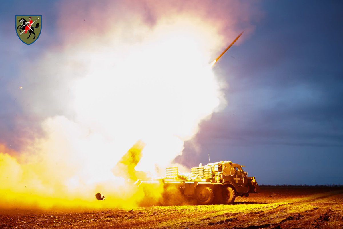 praisethesteph's tweet image. #Ukraine/#Russia 🇺🇦🇷🇺:

🇨🇿#Czech-supplied 122mm RM-70 MLRS, on Tatra 813 8x8 chassis, in service with the 🇺🇦#Ukrainian 110th Separate Mechanized Brigade.
