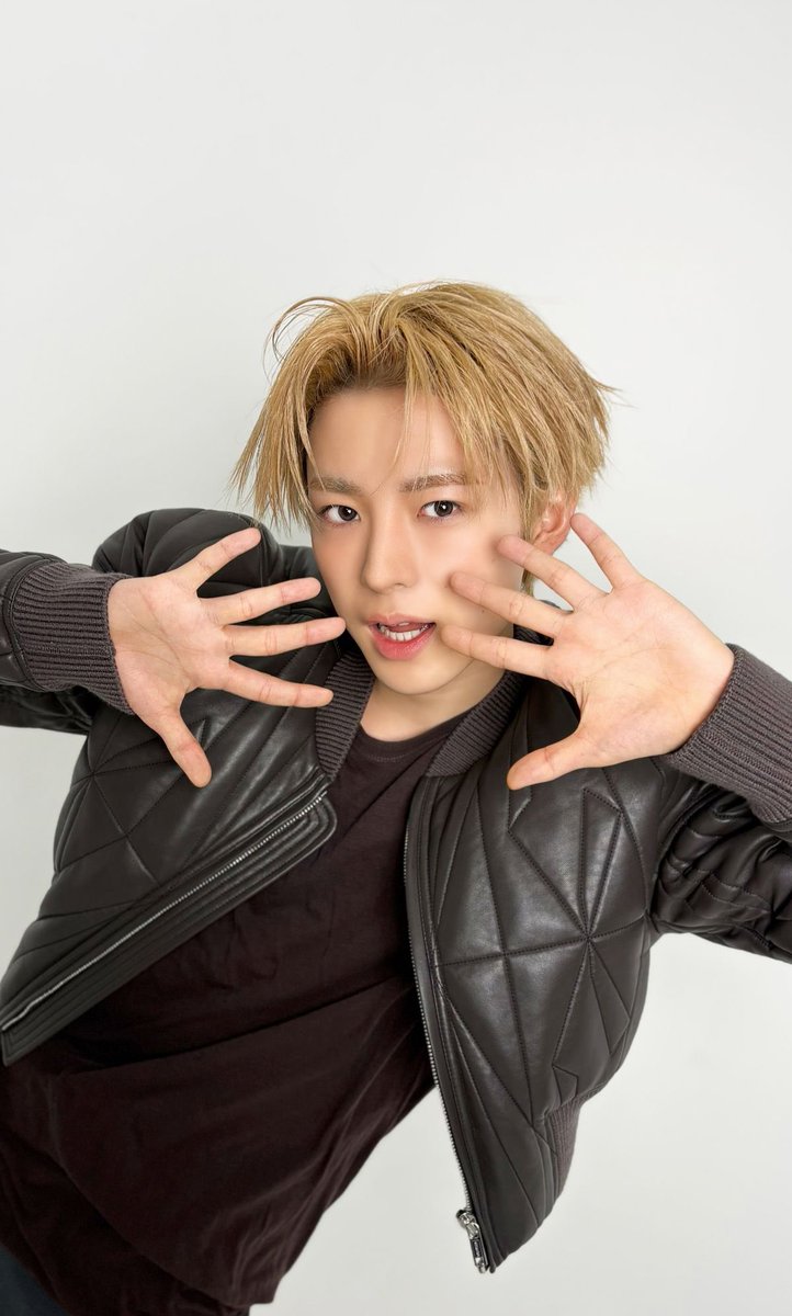 โญโ tweet media